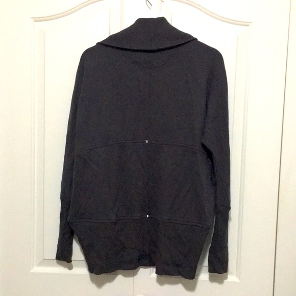 Aritzia Wilfred cardigan - Picture 6 of 7